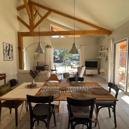 Charmante Maison En Bois *